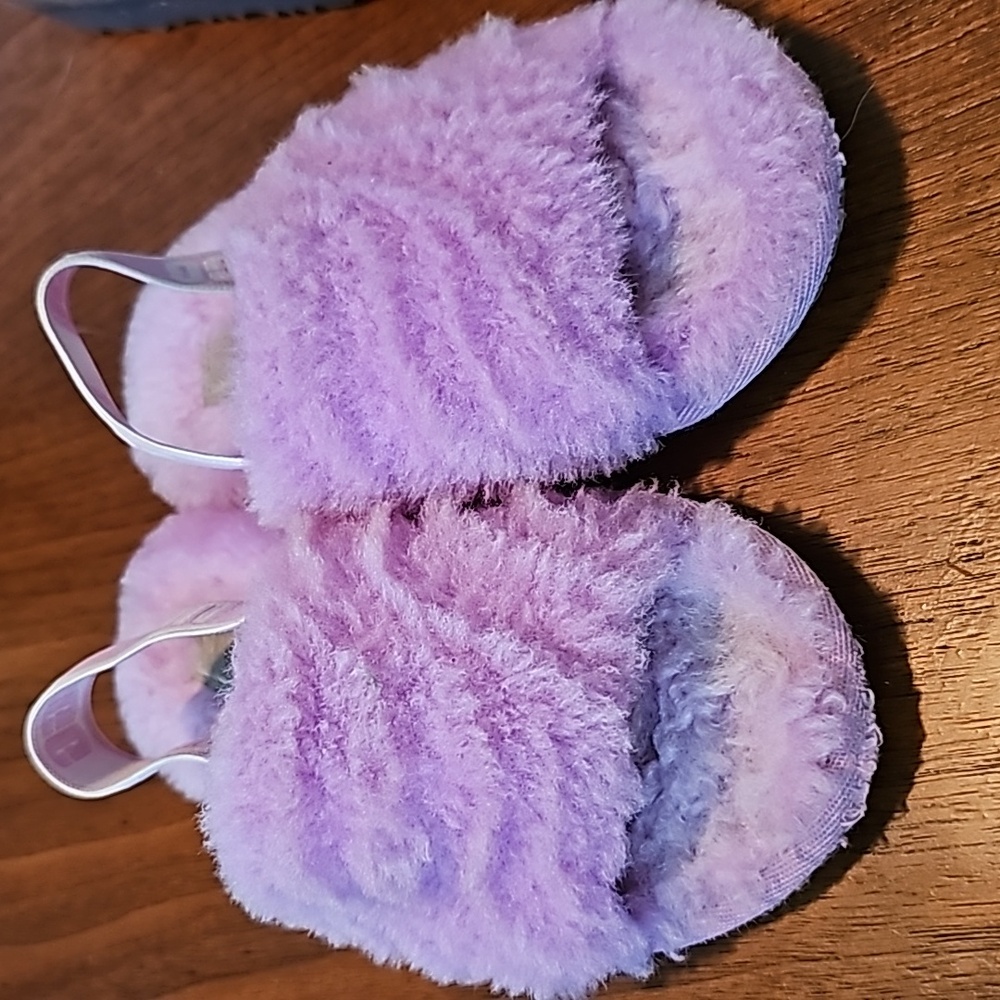 AWESOME UGG FLUFF YEAH WAVY PURPLE